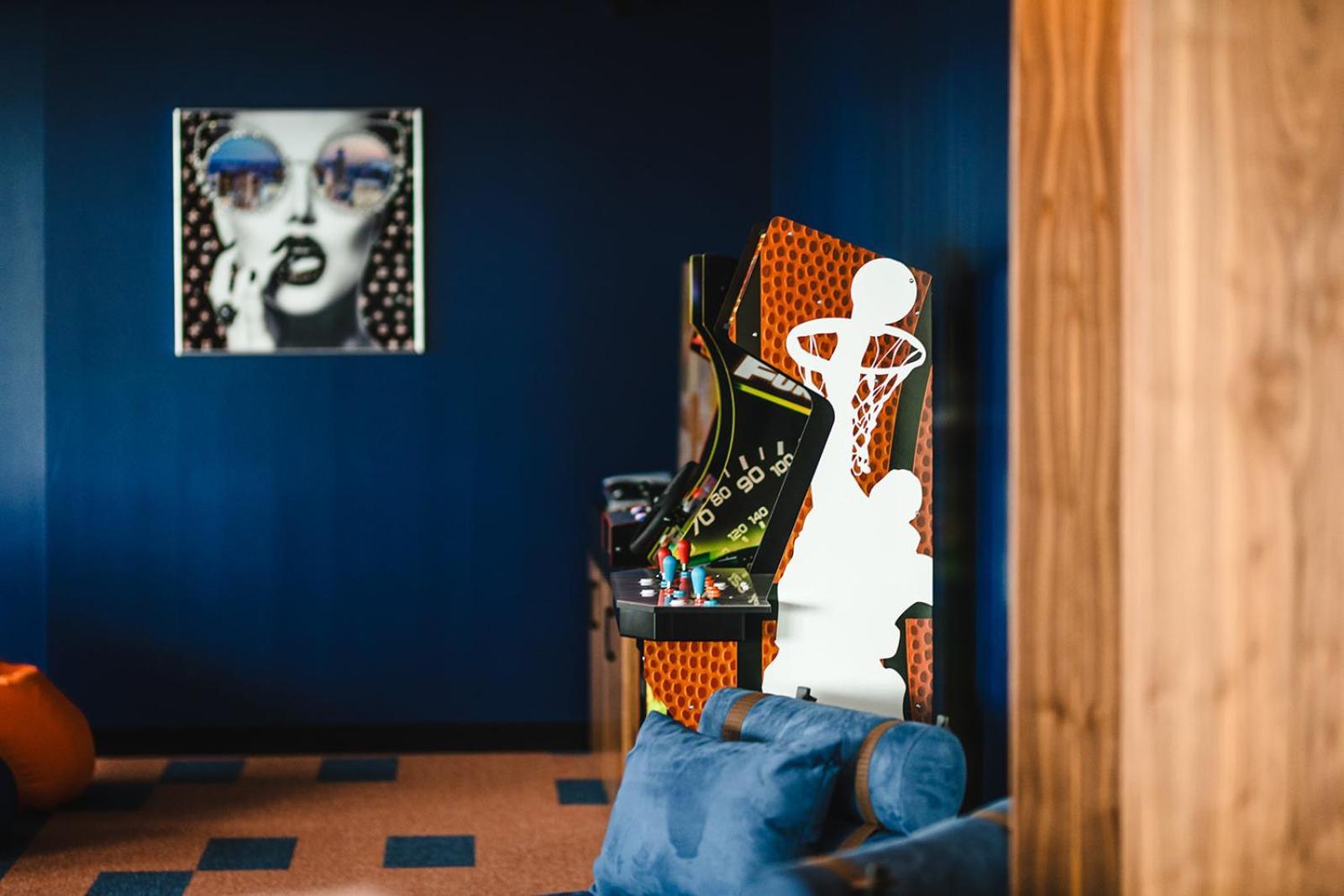 Kepler Club Riga Airport Hotel - Airside Eu Transit Area Ieki Екстериор снимка
